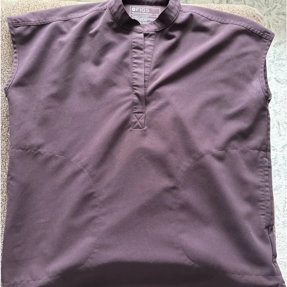 Figs Woman’s Rafaela Scrub Top